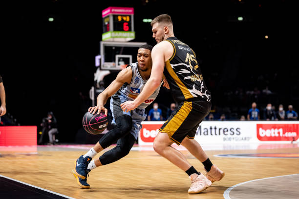 以大比分落 以大比分落