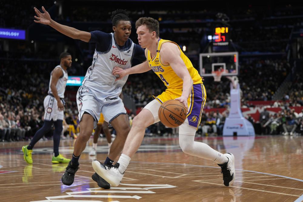 是更大滑坡 是更大滑坡