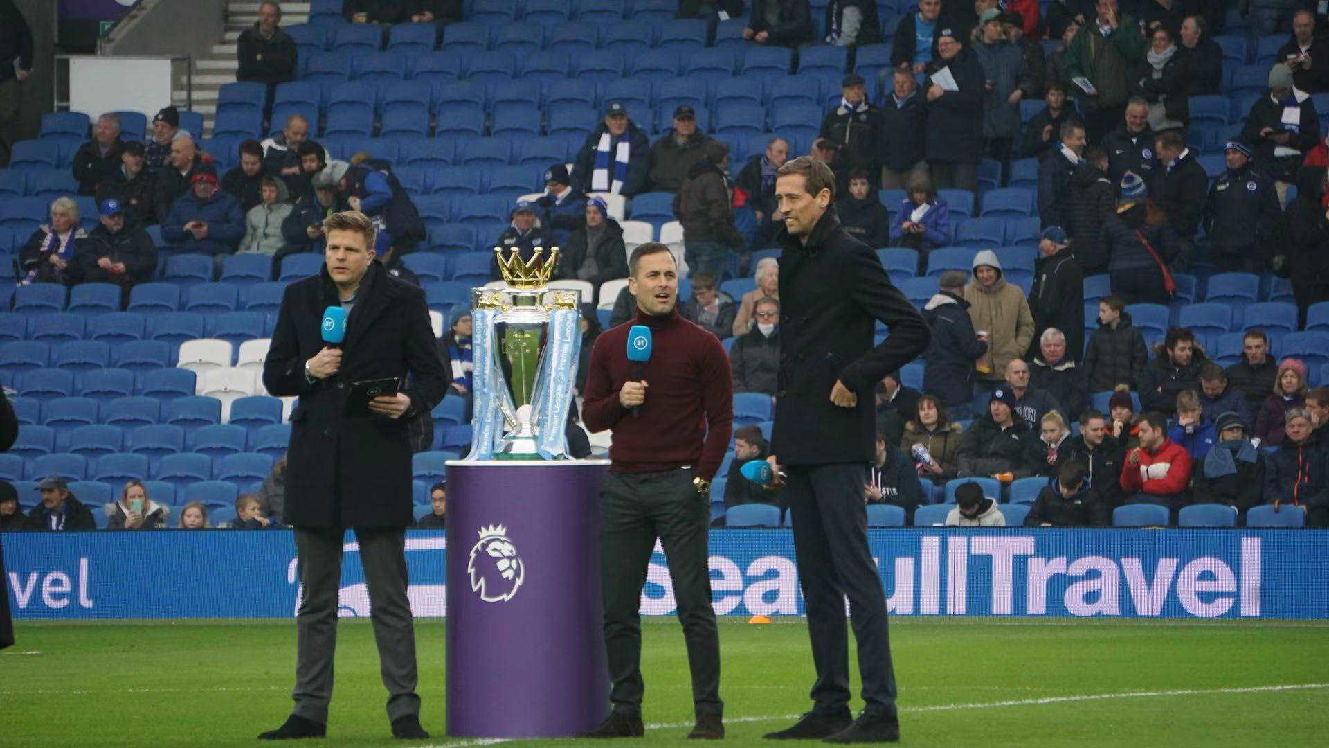 而在这个充 而在这个充